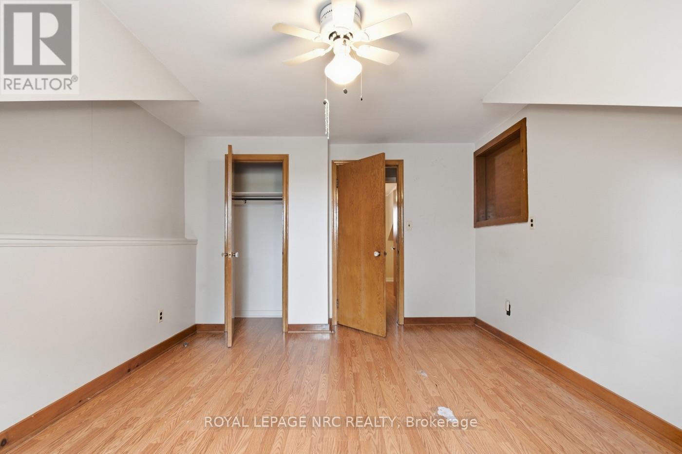 65 Golden Boulevard W Property Photo 16