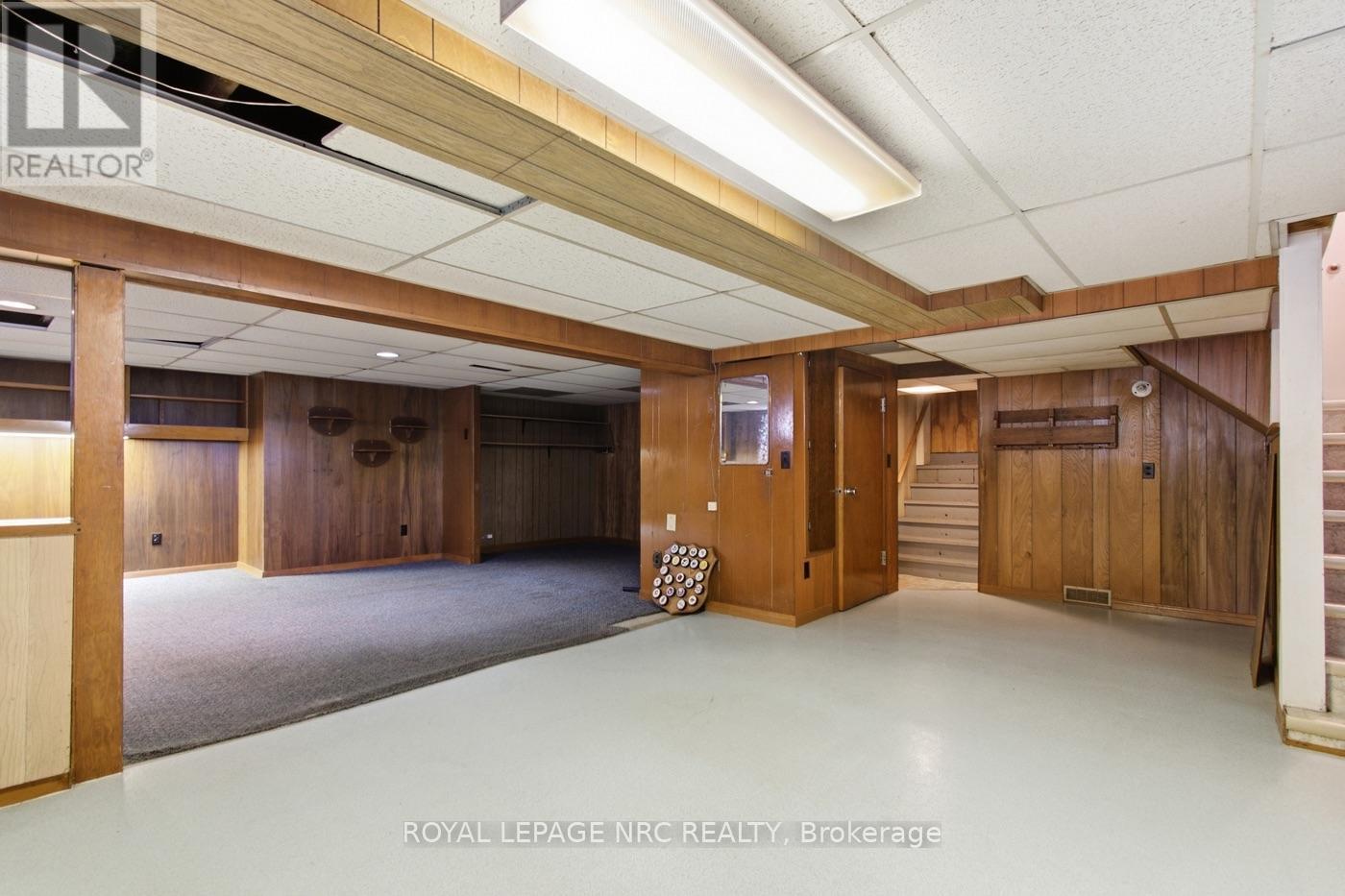 65 Golden Boulevard W Property Photo 18