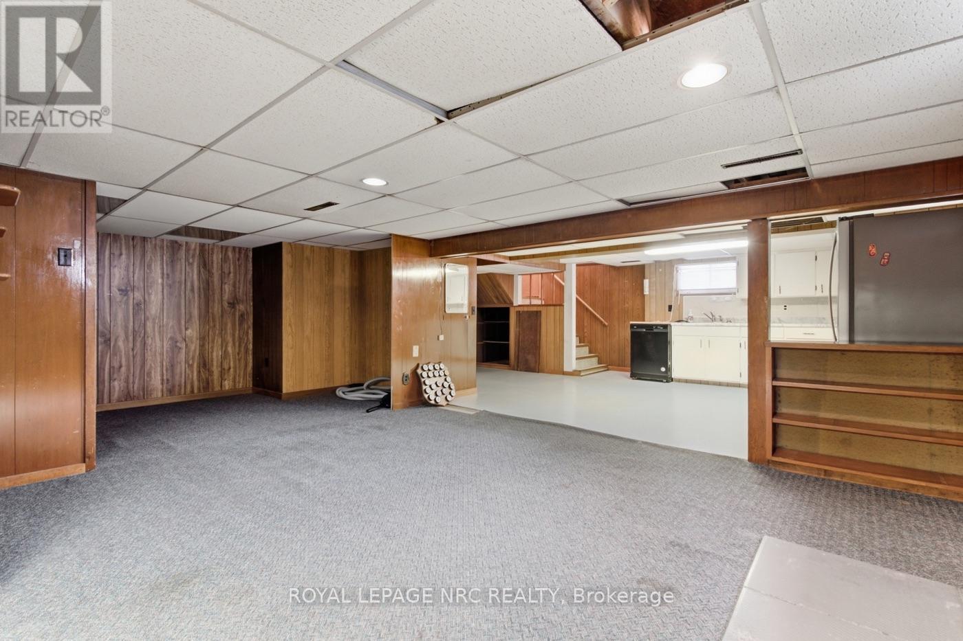 65 Golden Boulevard W Property Photo 19
