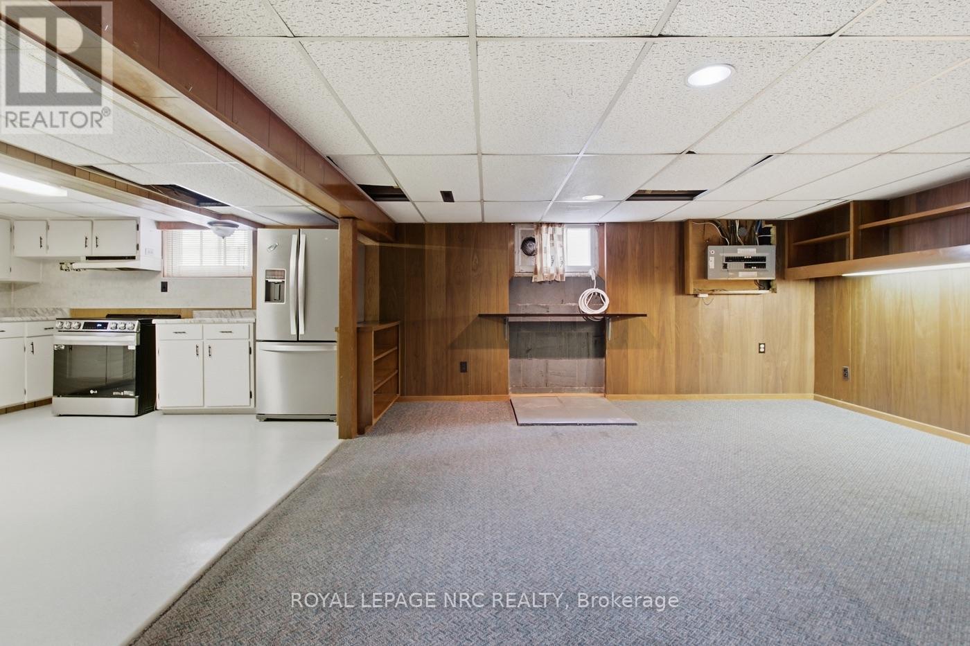 65 Golden Boulevard W Property Photo 20