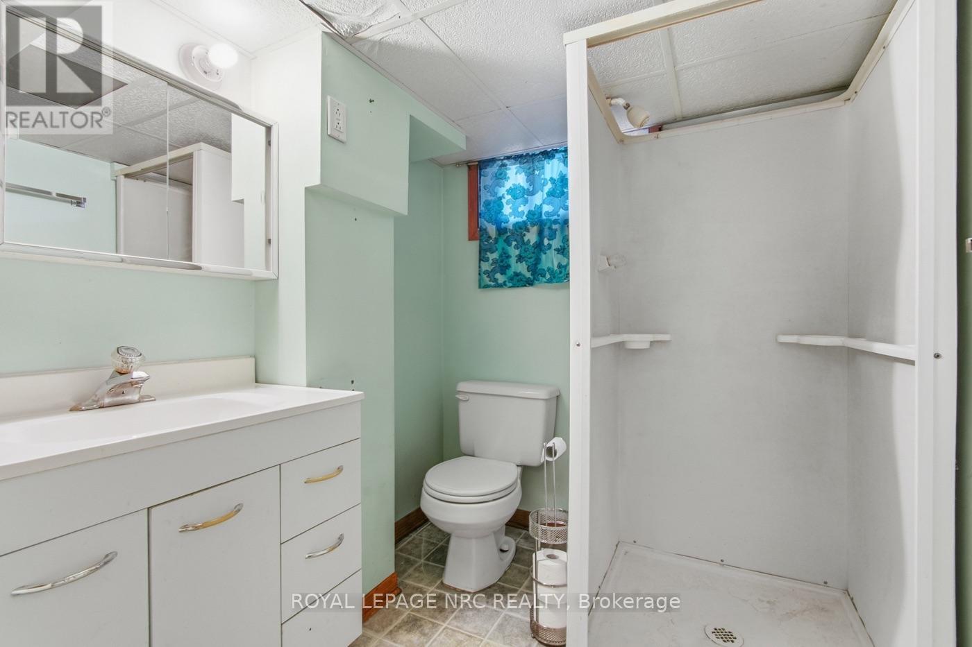65 Golden Boulevard W Property Photo 22