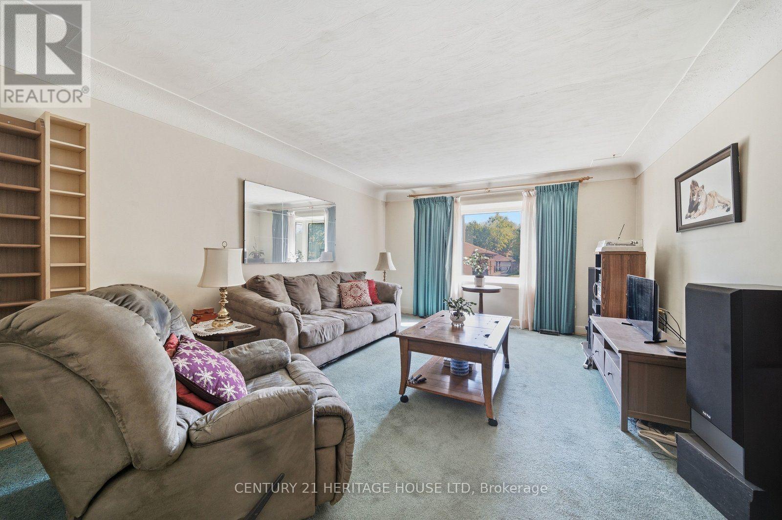 138 West 23rd Street Property Photo 4
