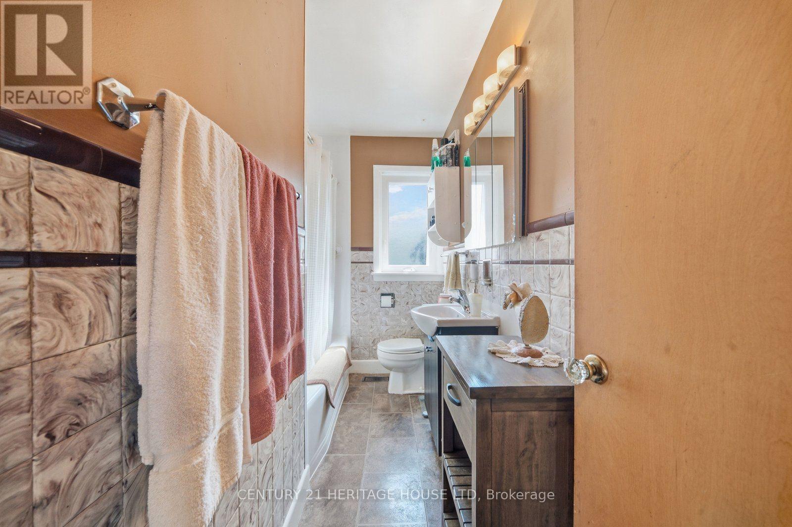 138 West 23rd Street Property Photo 14