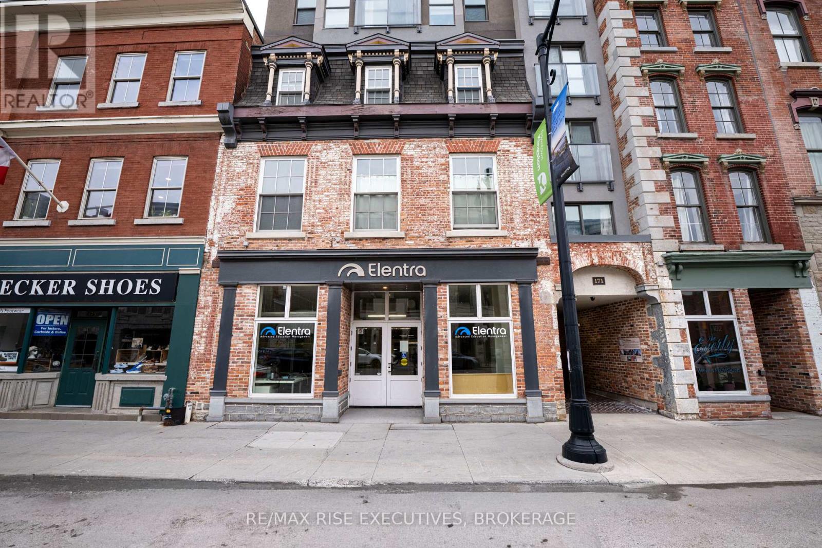 101 - 171 Wellington Street Property Photo 2