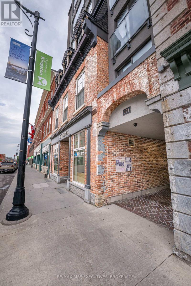 101 - 171 Wellington Street Property Photo 4