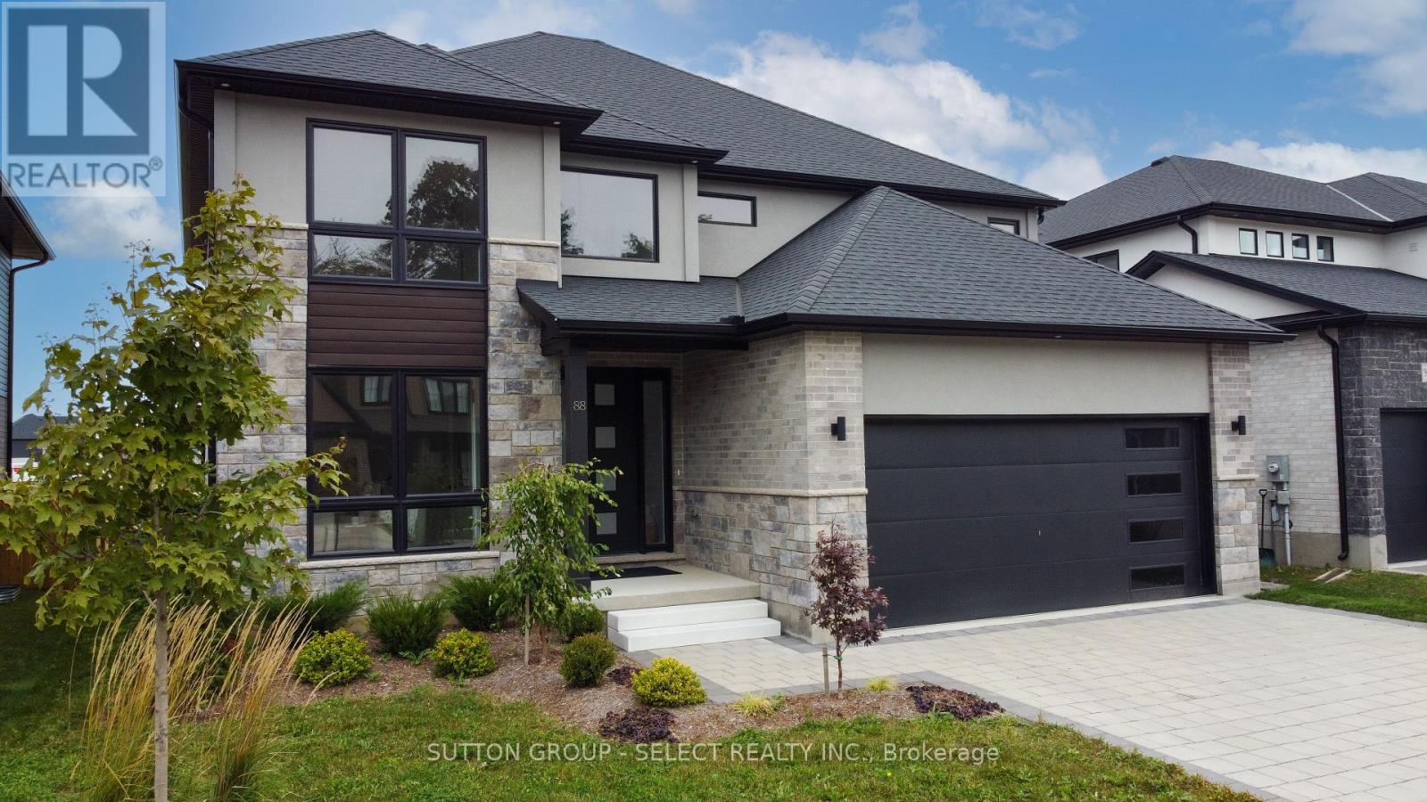 88 Optimist Drive Property Photo 1
