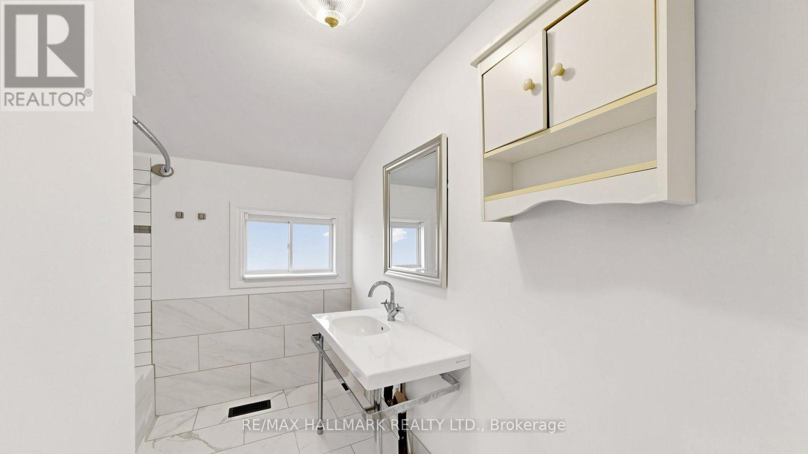 86 Queen Street Property Photo 35