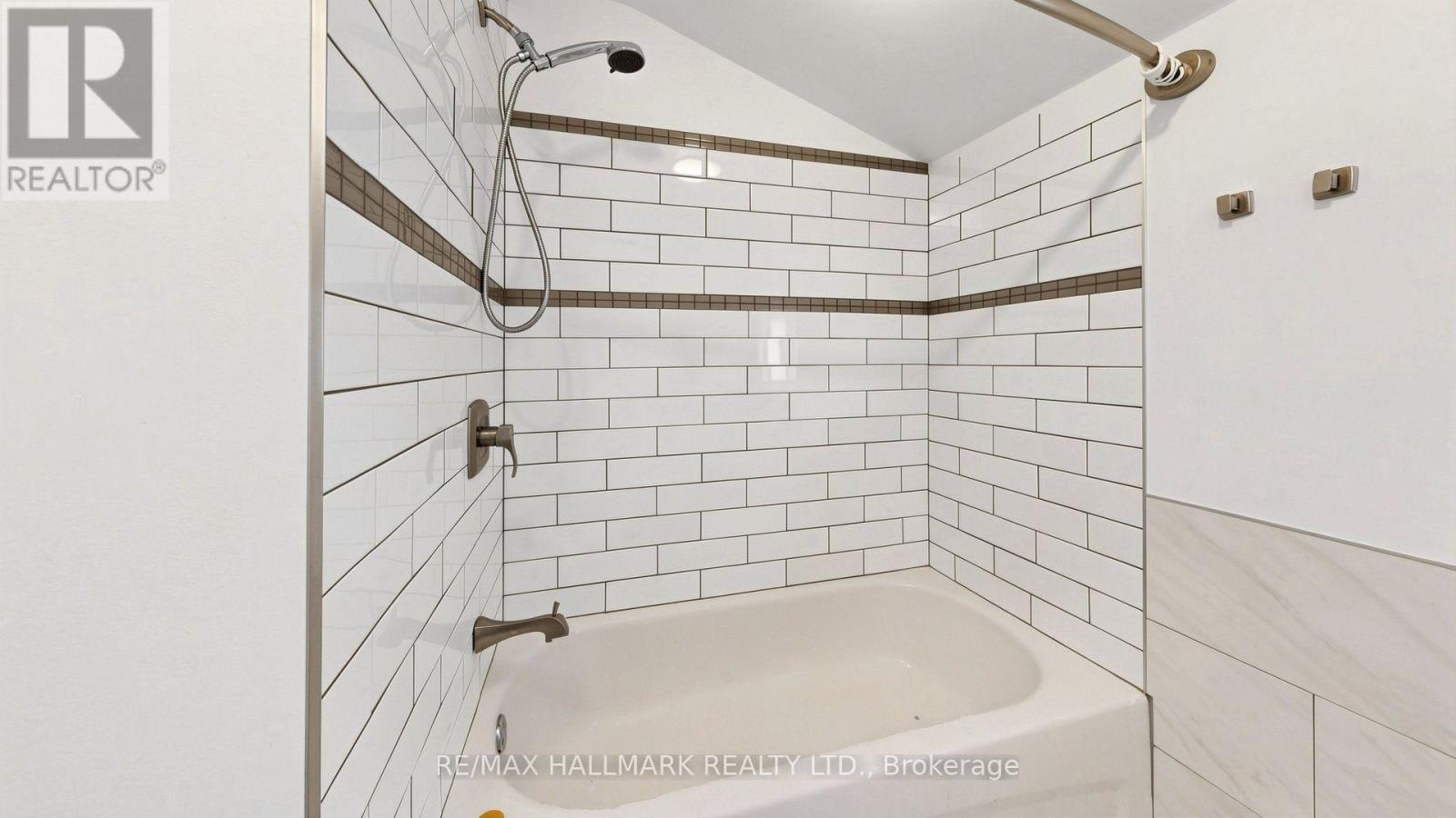 86 Queen Street Property Photo 39