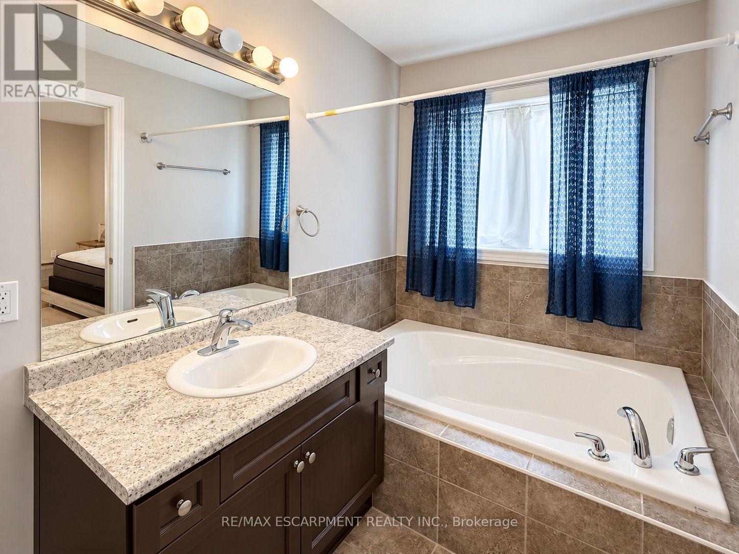81 Bellagio Avenue Property Photo 30