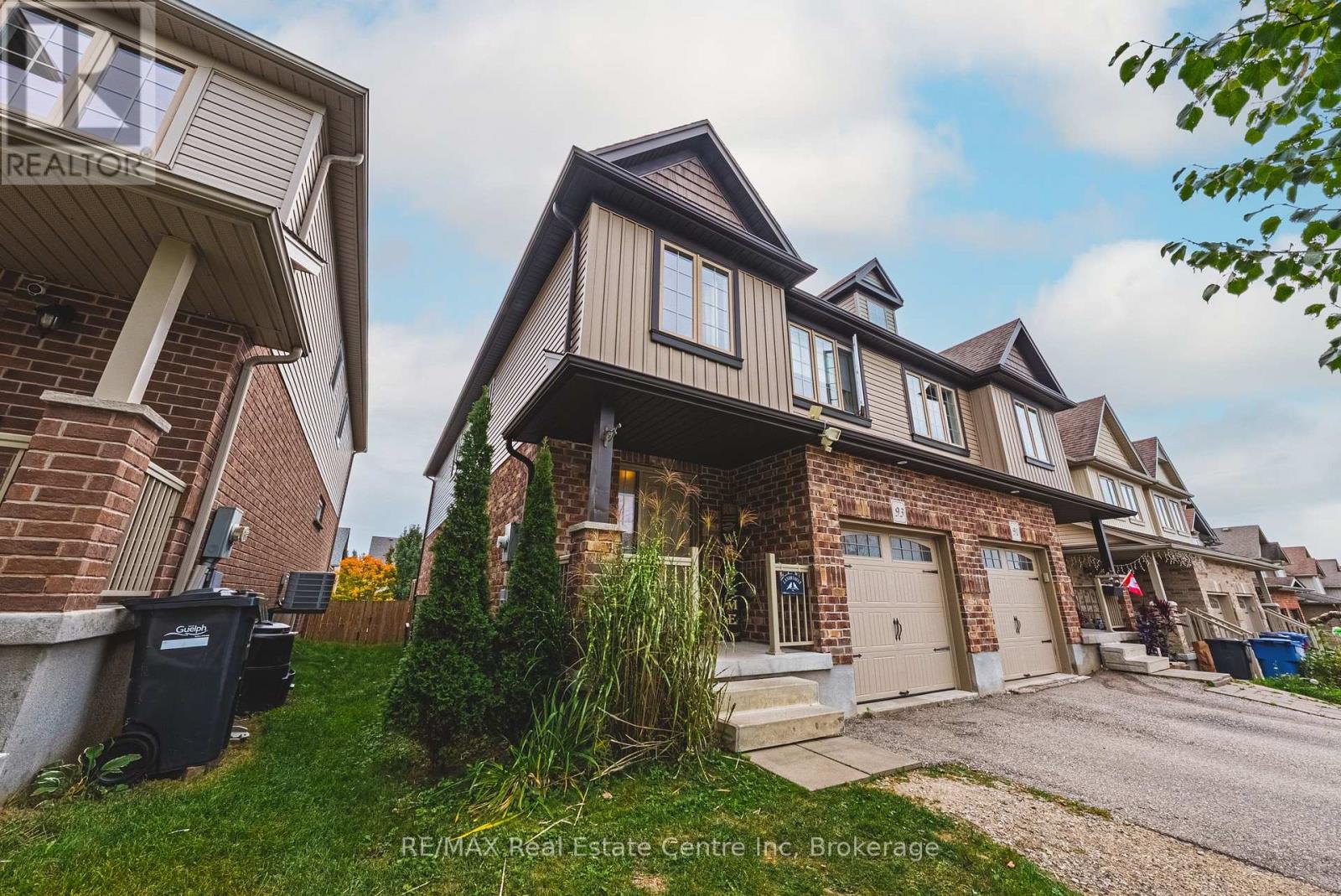 93 Couling Crescent Property Photo 2