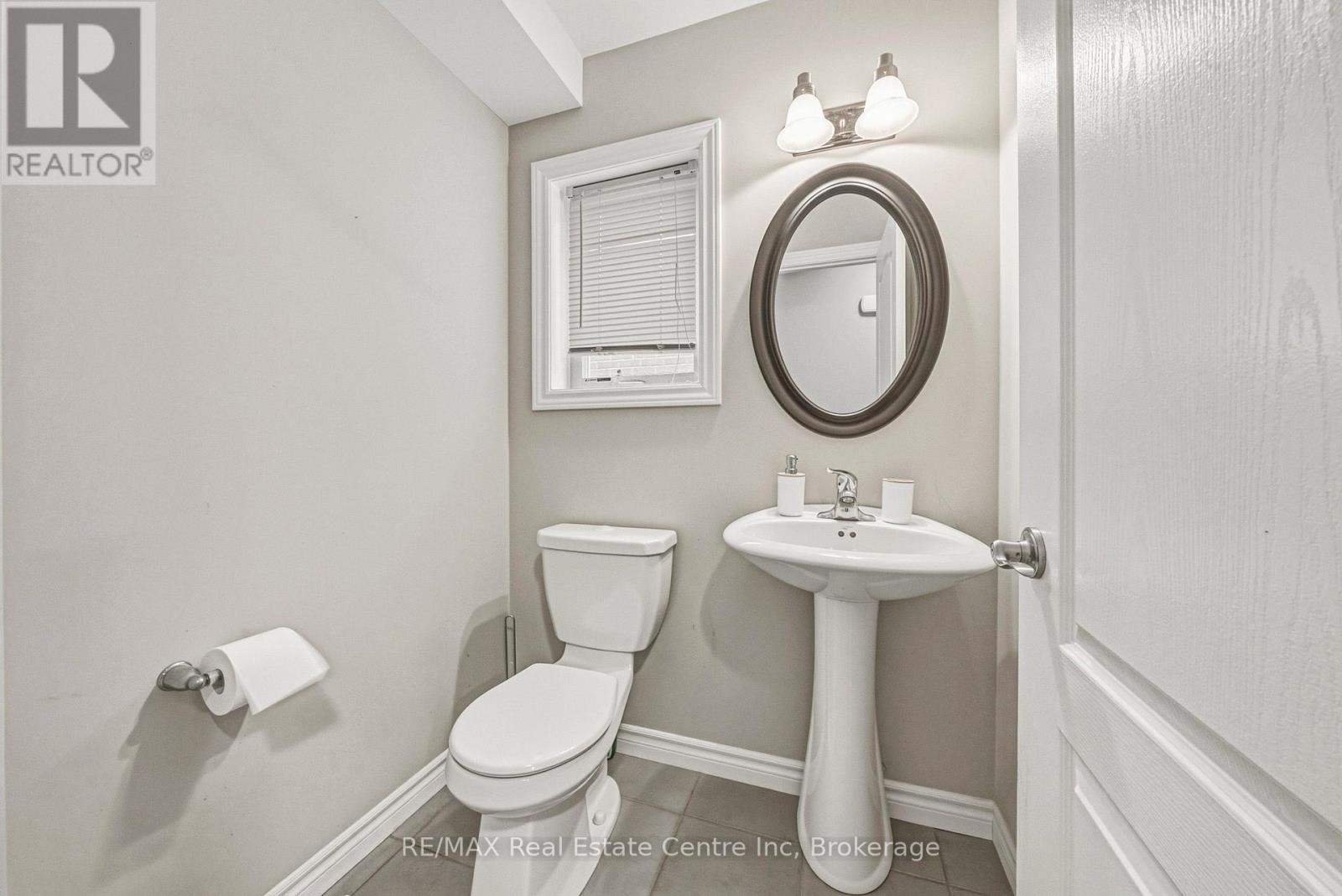 93 Couling Crescent Property Photo 7