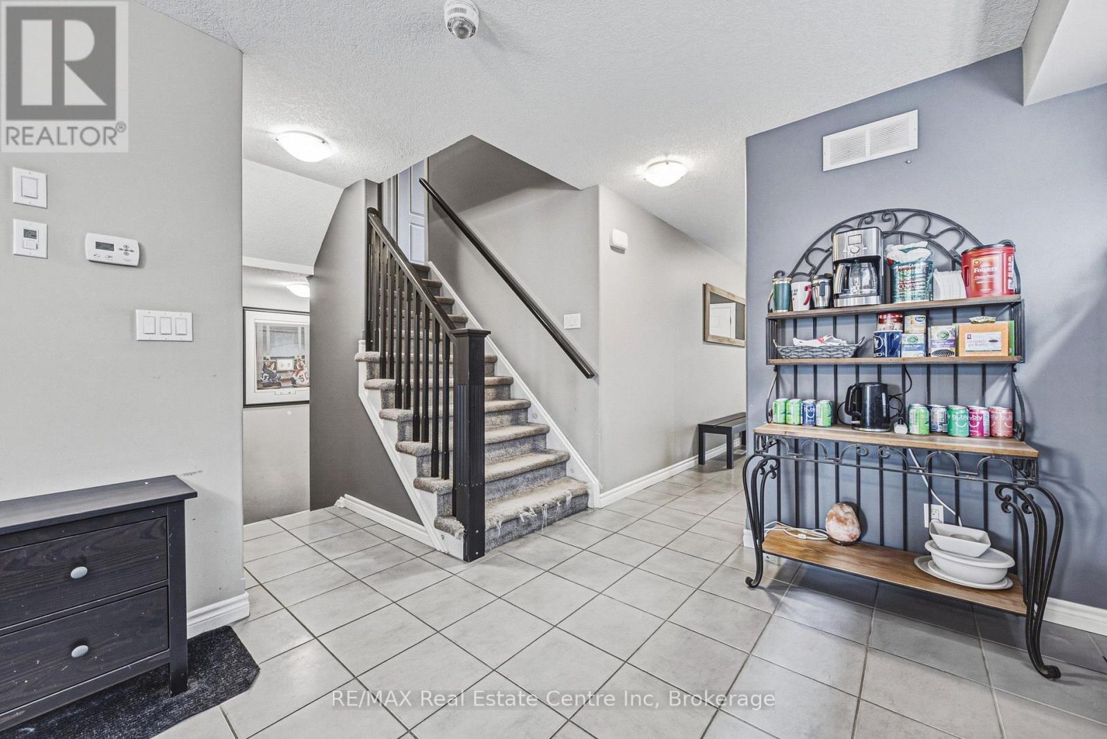 93 Couling Crescent Property Photo 8