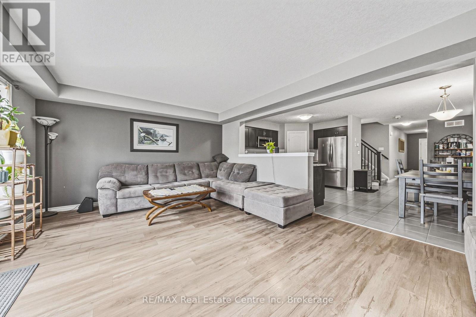 93 Couling Crescent Property Photo 14