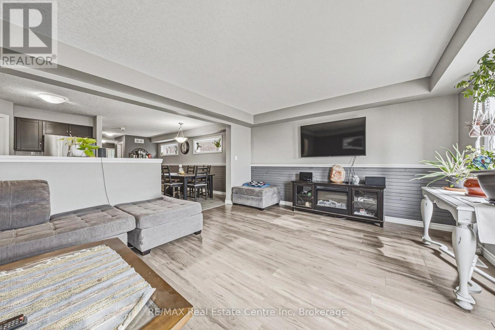 93 Couling Crescent Property Photo 15