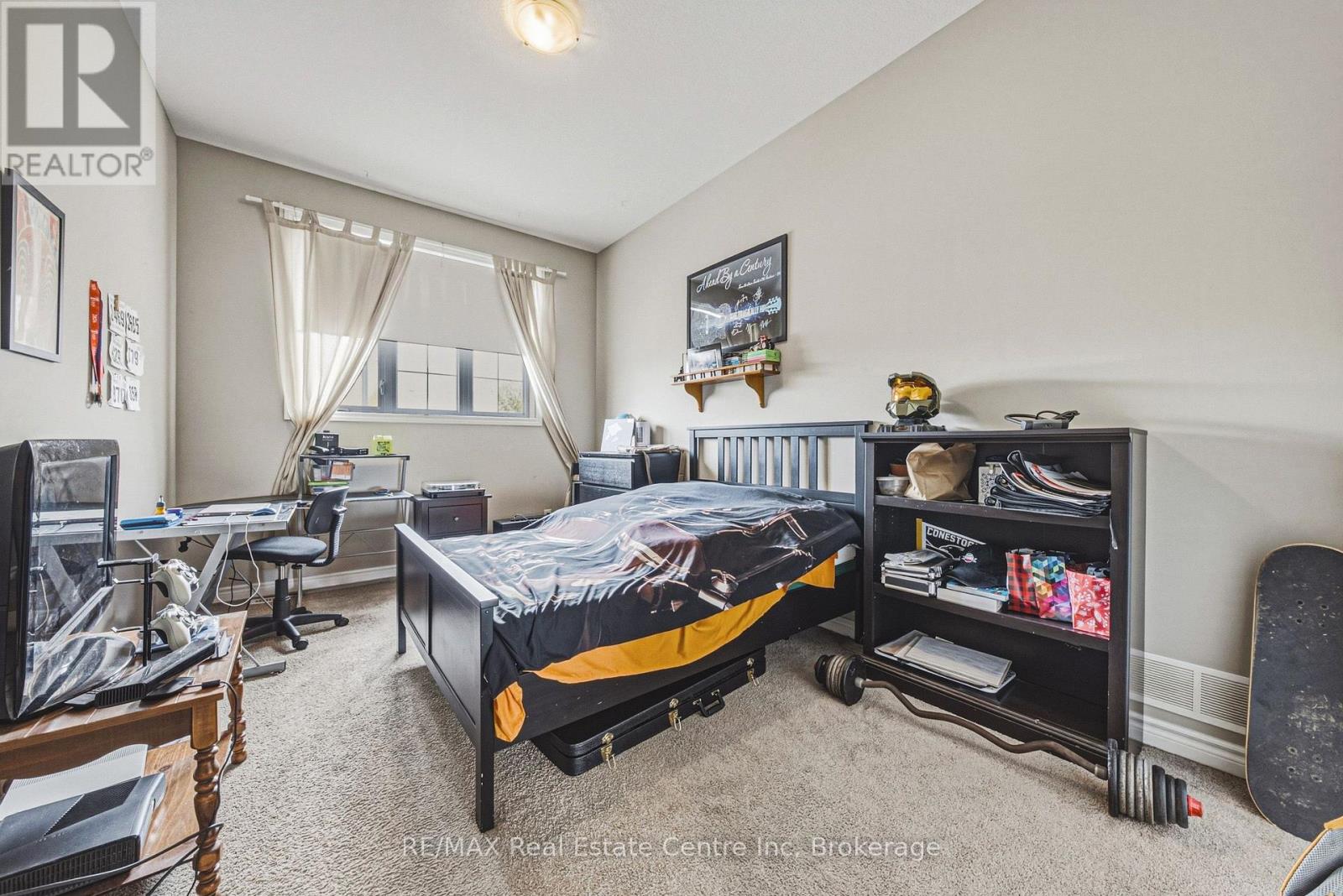 93 Couling Crescent Property Photo 16