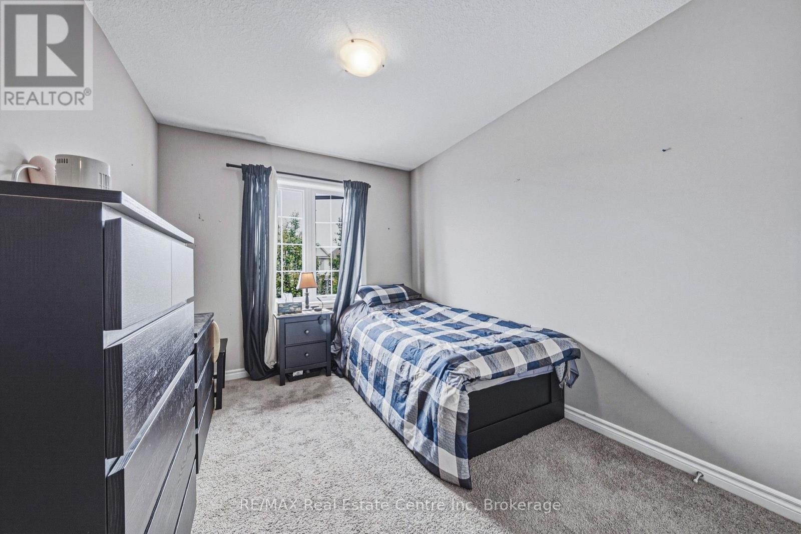 93 Couling Crescent Property Photo 20