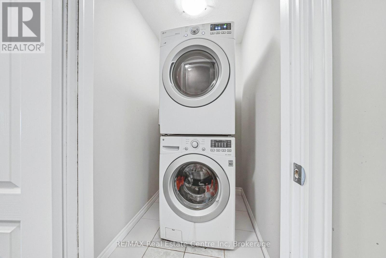 93 Couling Crescent Property Photo 28