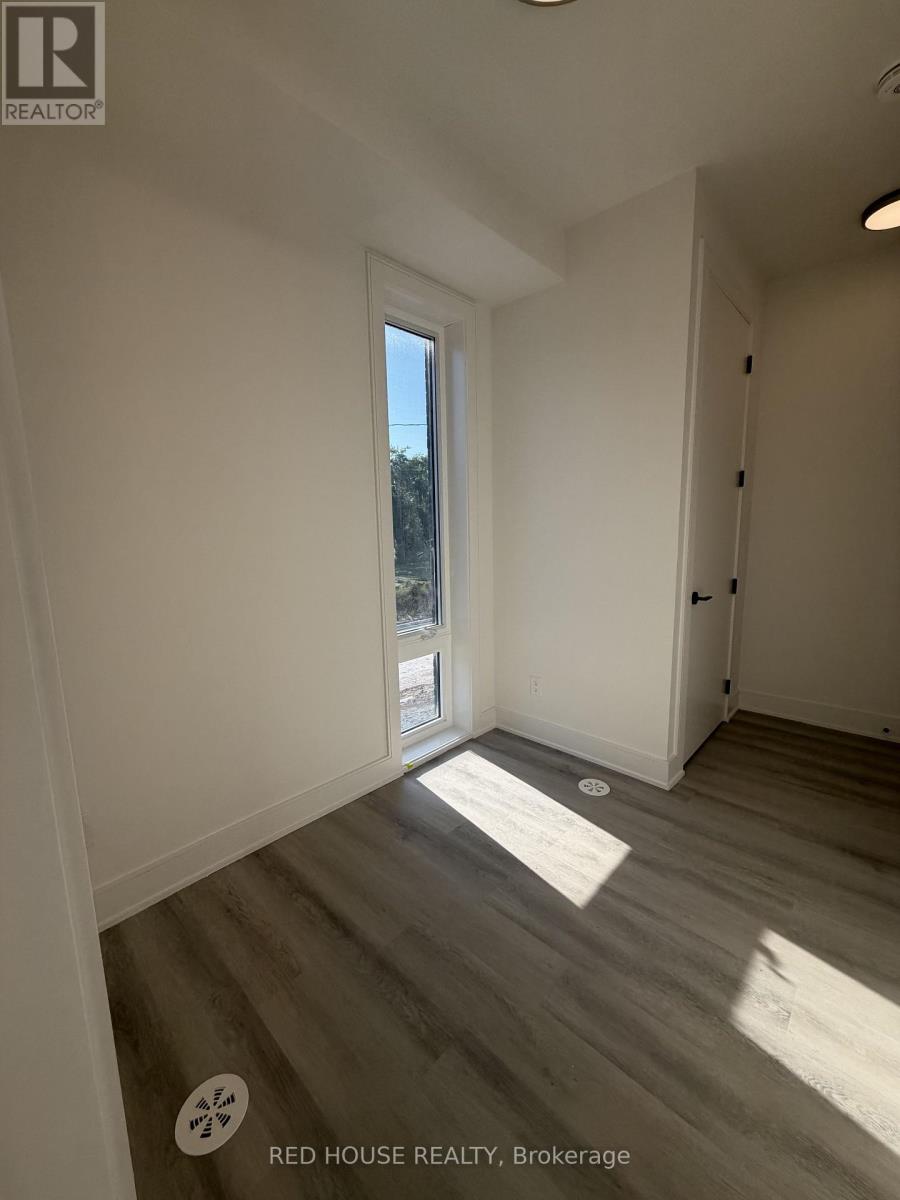 254 Ellis Avenue Property Photo 15