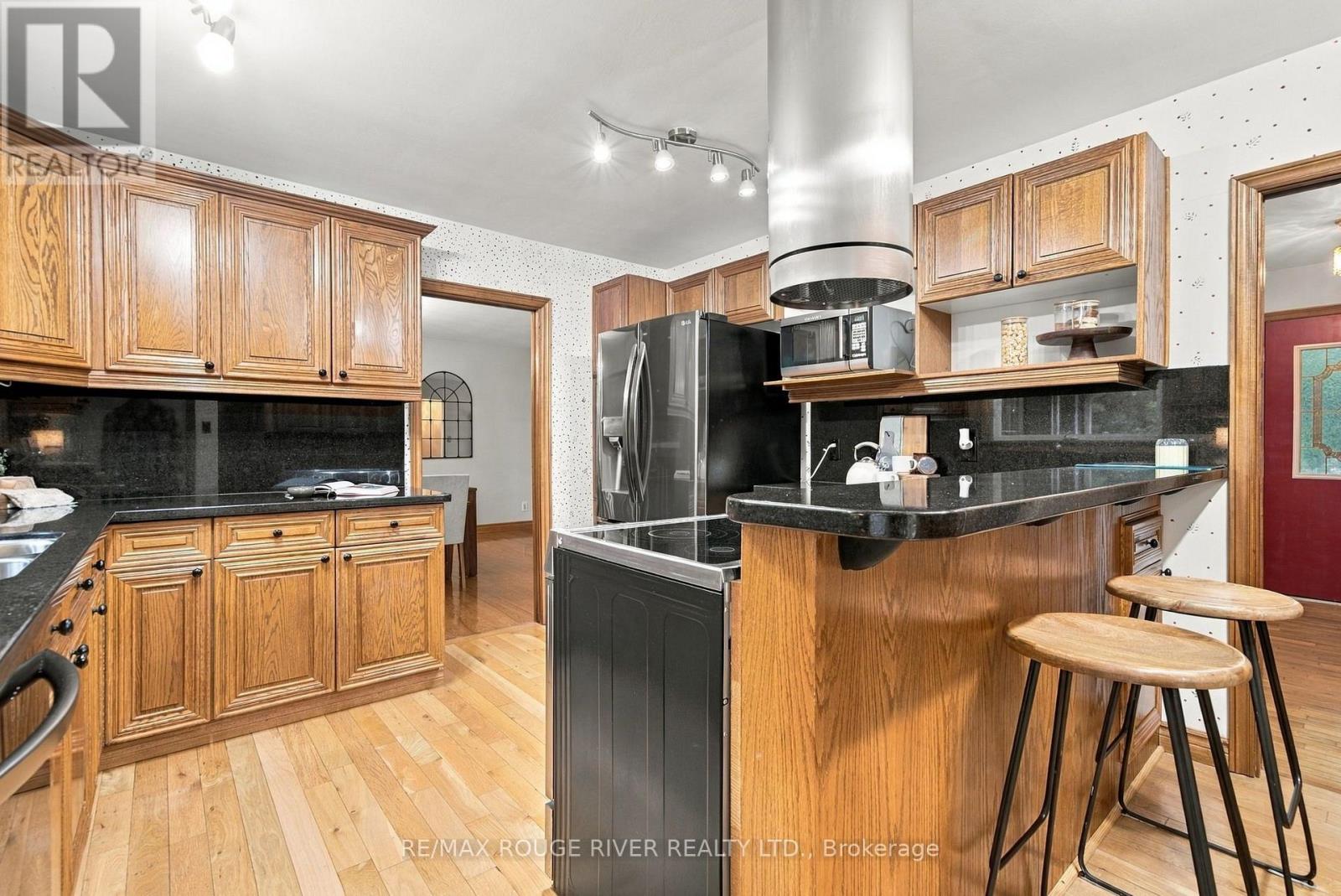 2311 Division Street N Property Photo 12