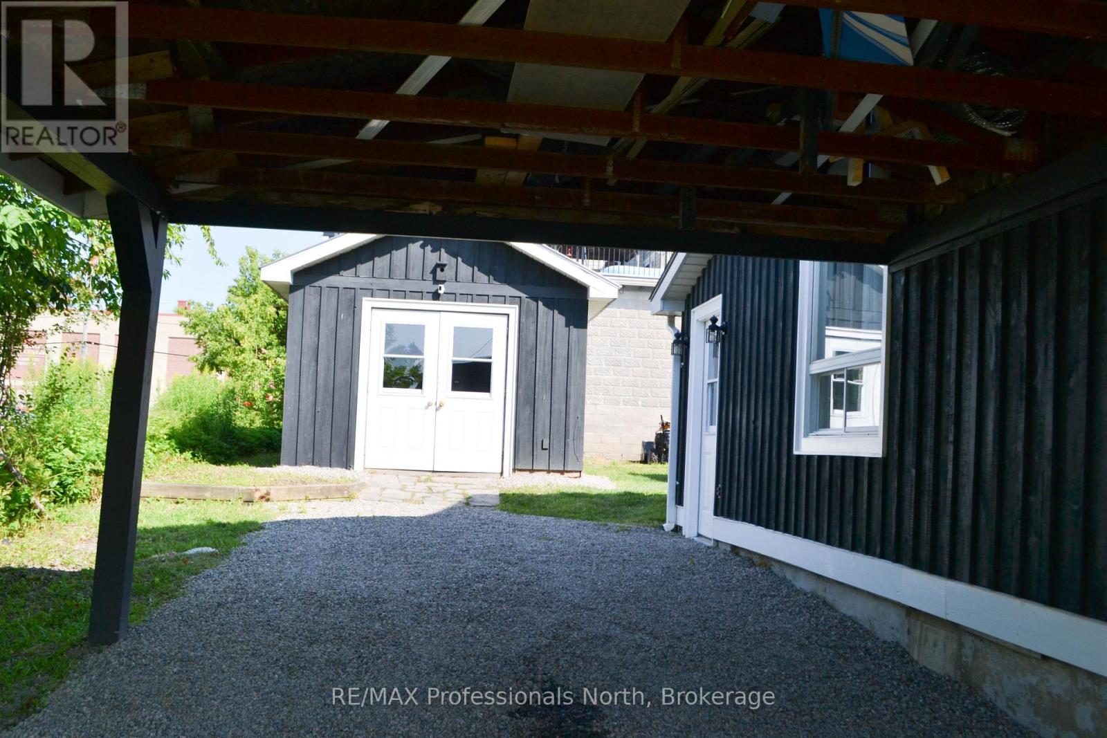 14 Princess Street Property Photo 32