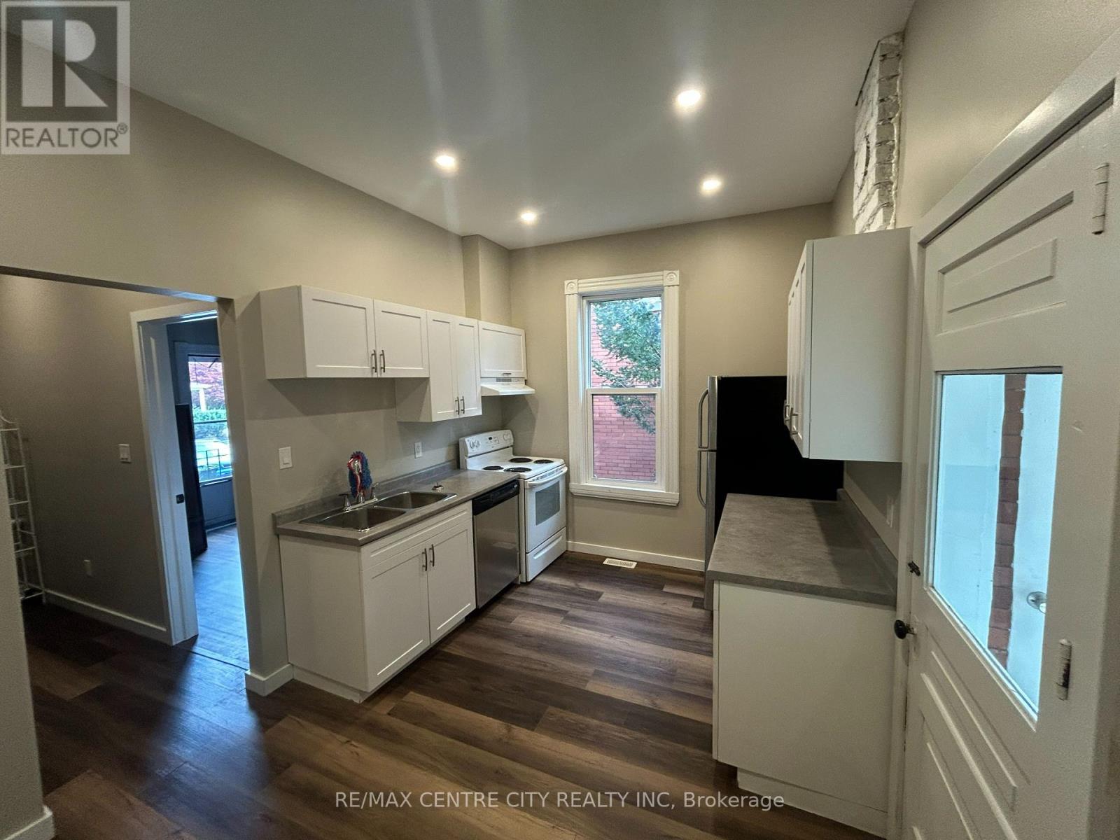 40 Queen Street Property Photo 5