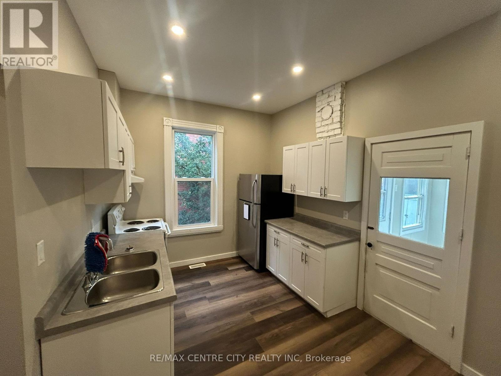 40 Queen Street Property Photo 6