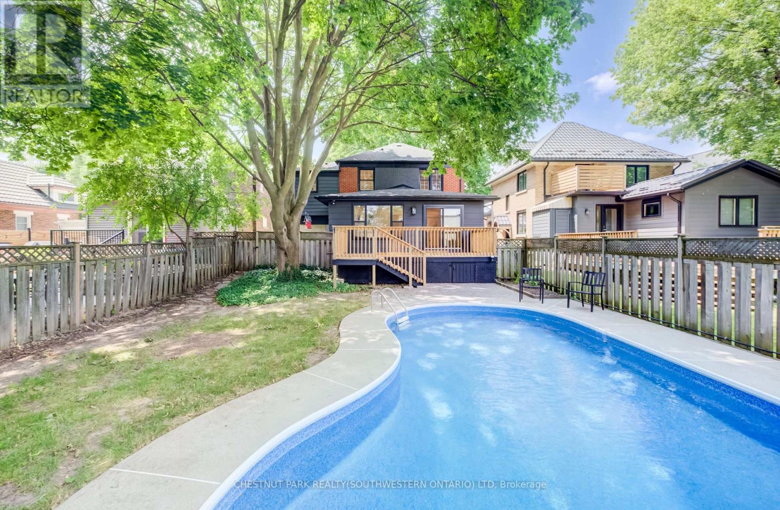 34 Moore Avenue N Property Photo 24