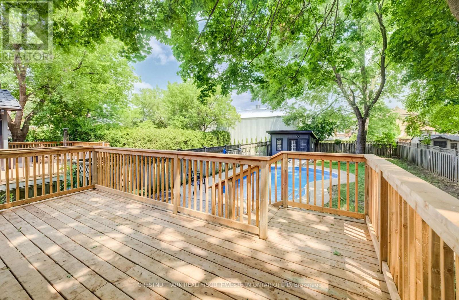 34 Moore Avenue N Property Photo 26