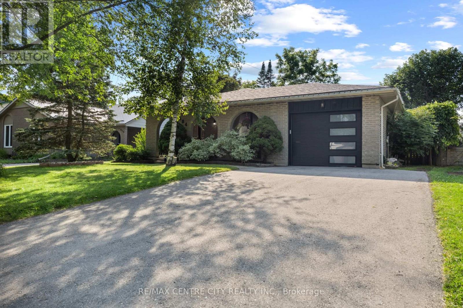 684 Macyoung Drive Property Photo 1