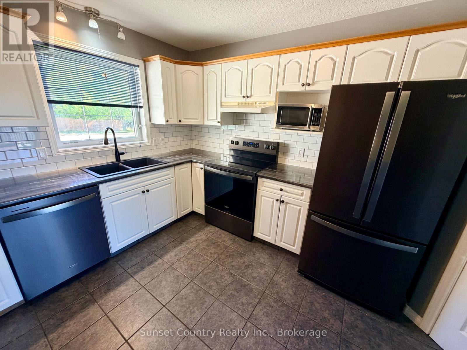 86 Mcmillan Avenue Property Photo 2