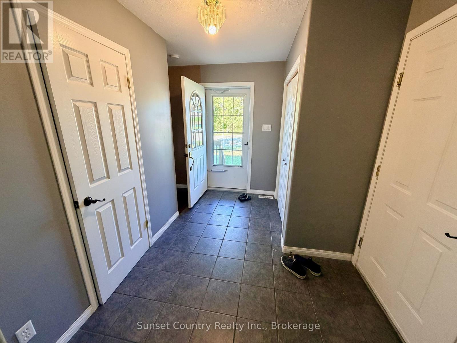 86 Mcmillan Avenue Property Photo 6