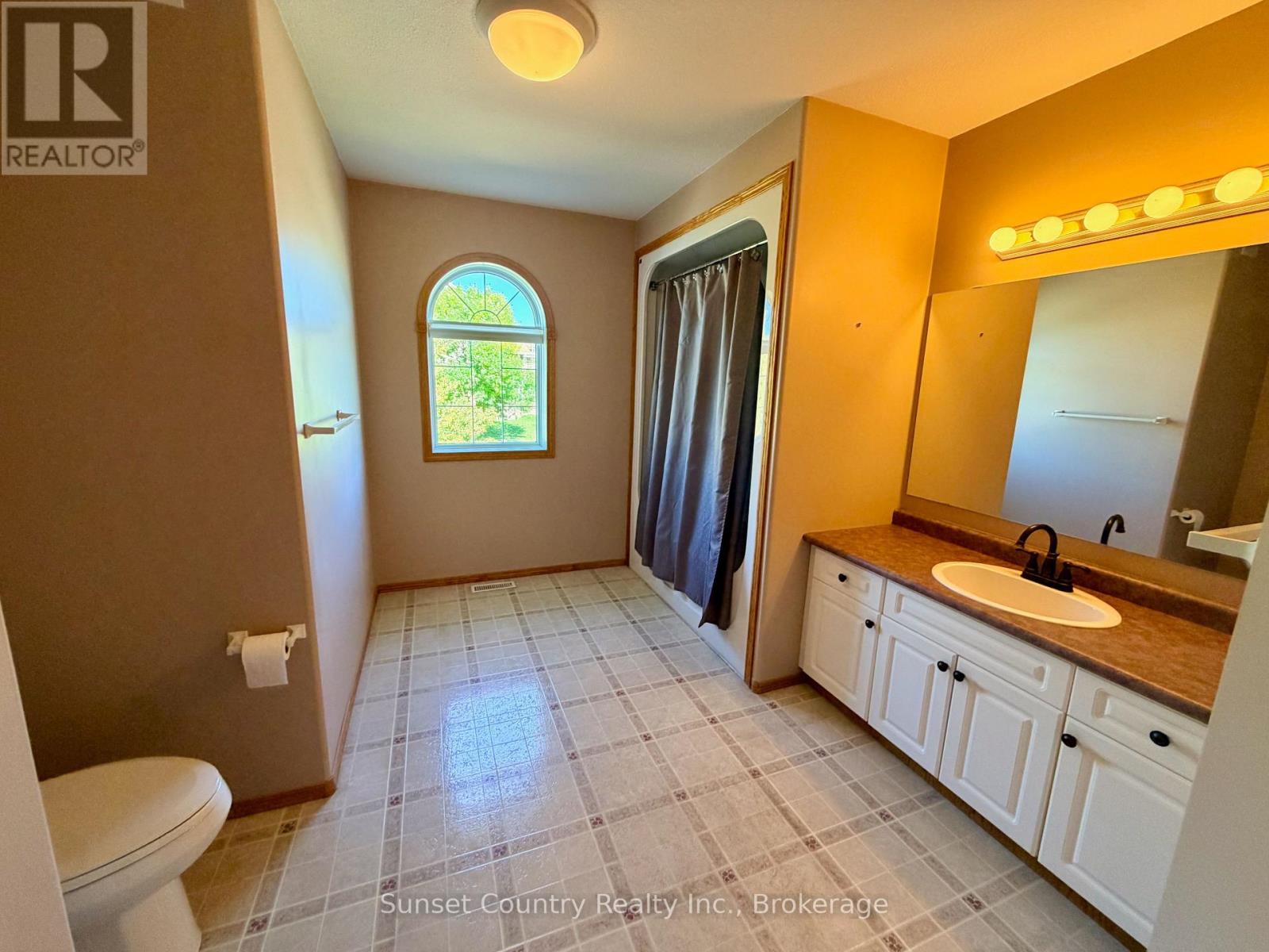 86 Mcmillan Avenue Property Photo 12
