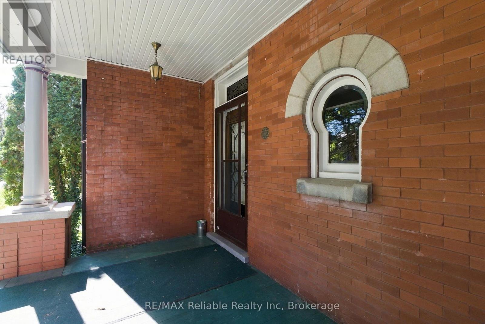 19 Sparling Street Property Photo 9