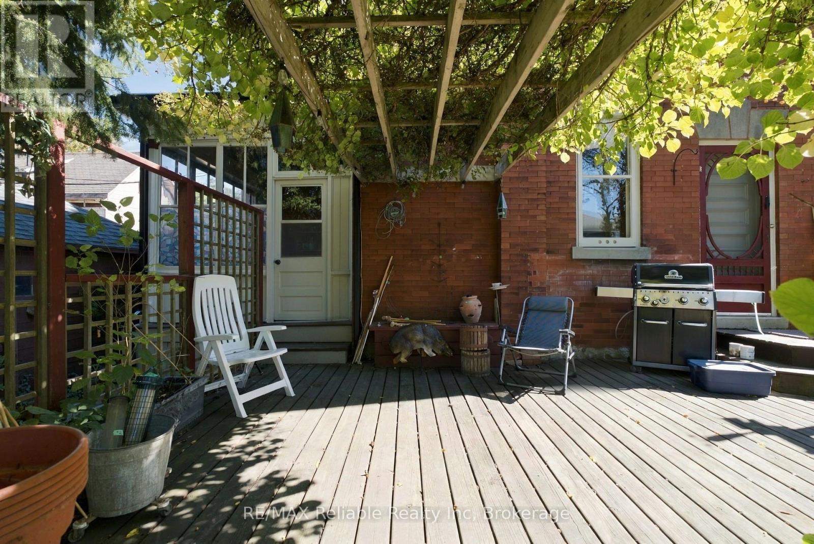 19 Sparling Street Property Photo 11