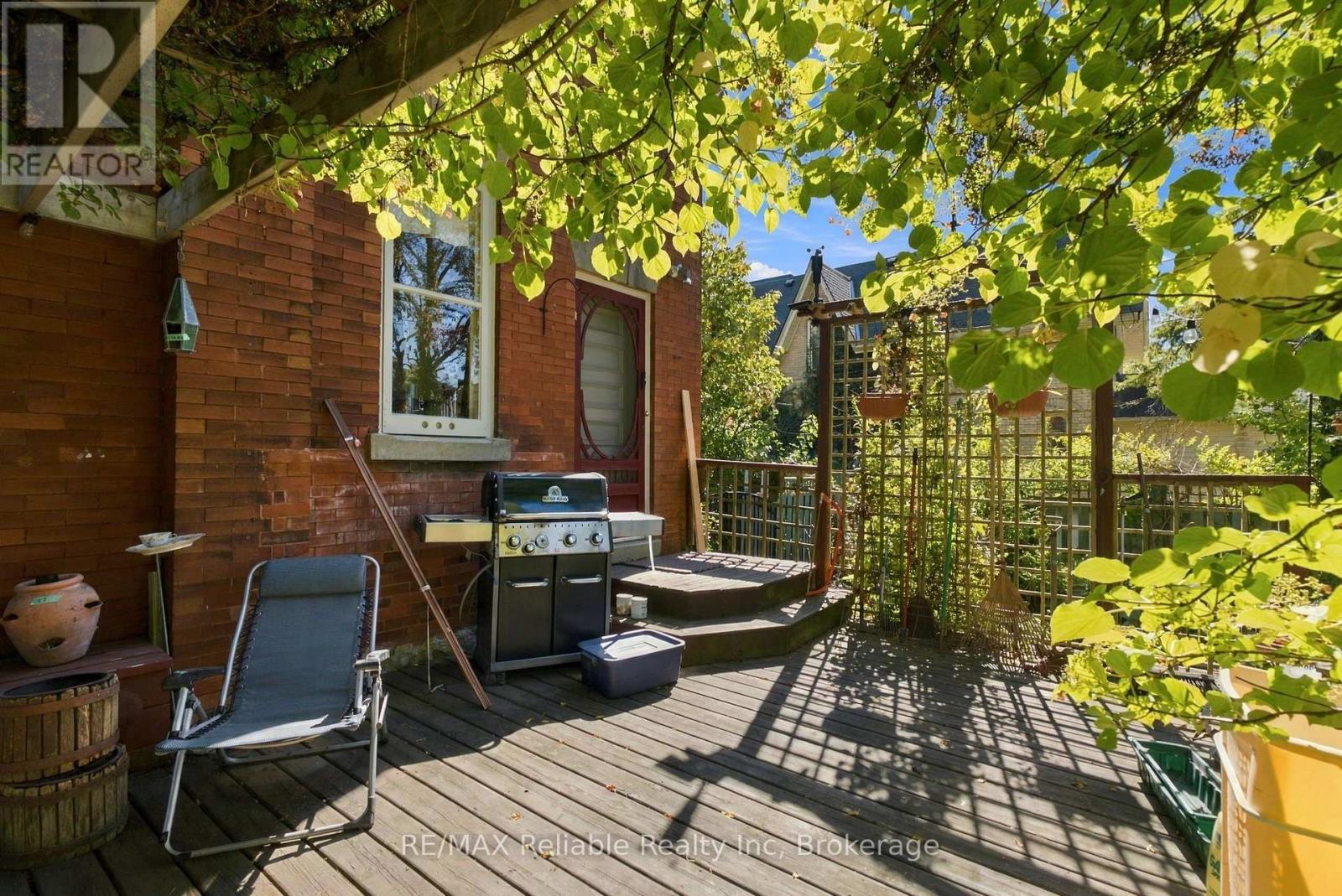 19 Sparling Street Property Photo 12