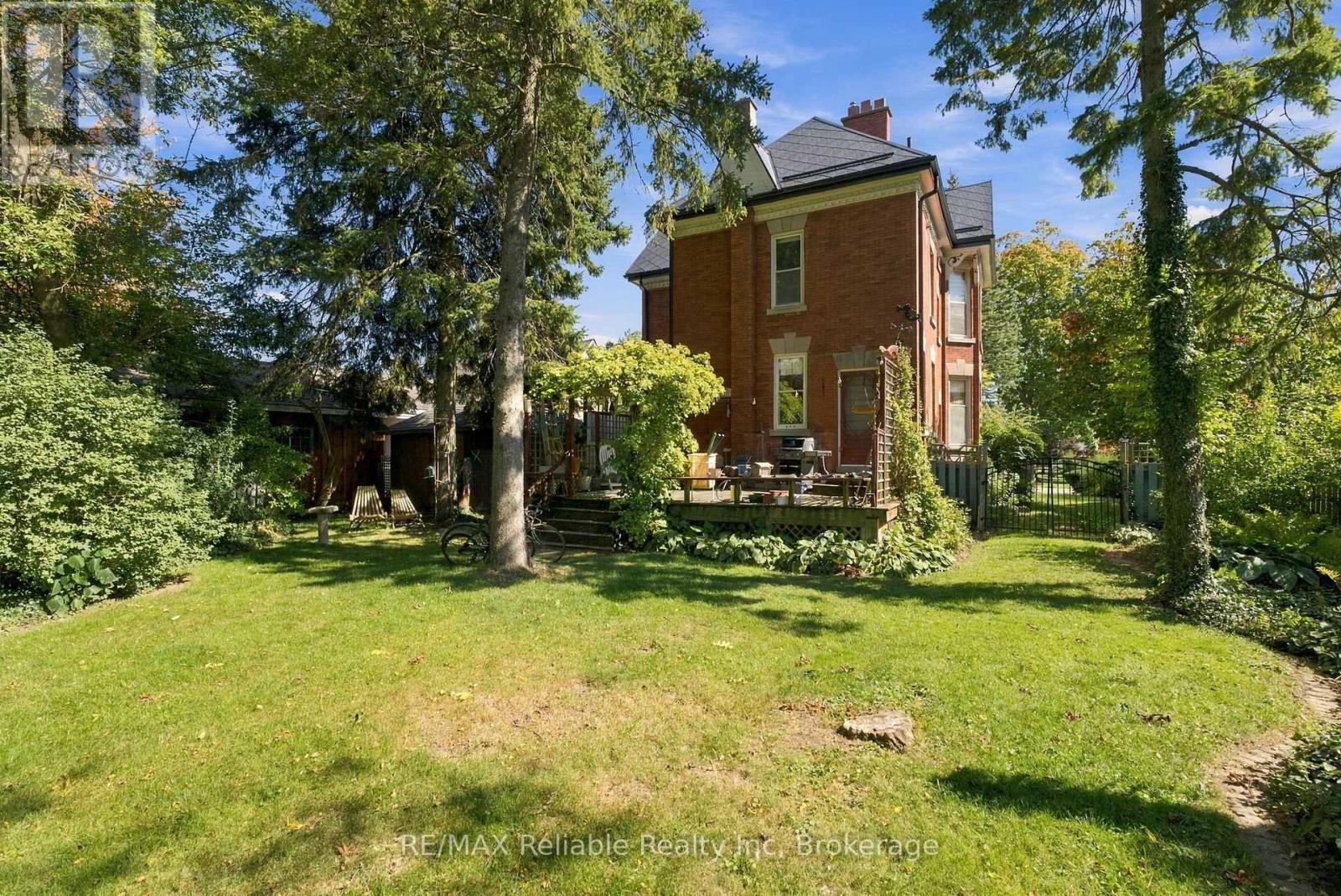 19 Sparling Street Property Photo 14
