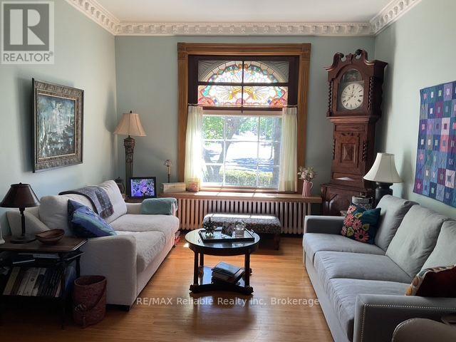 19 Sparling Street Property Photo 30