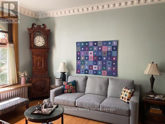 19 Sparling Street Property Photo 31