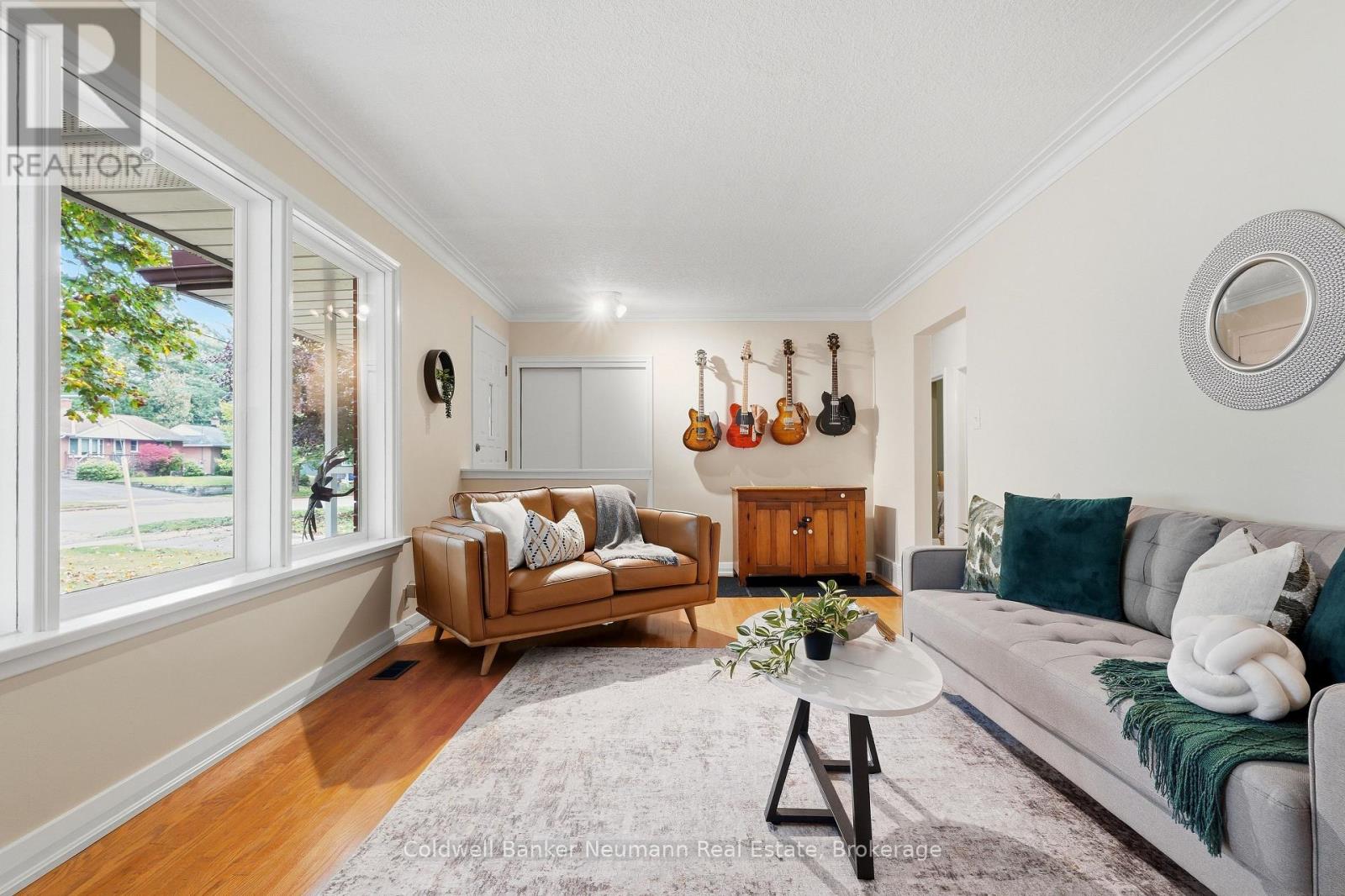 82 Knightswood Boulevard Property Photo 3