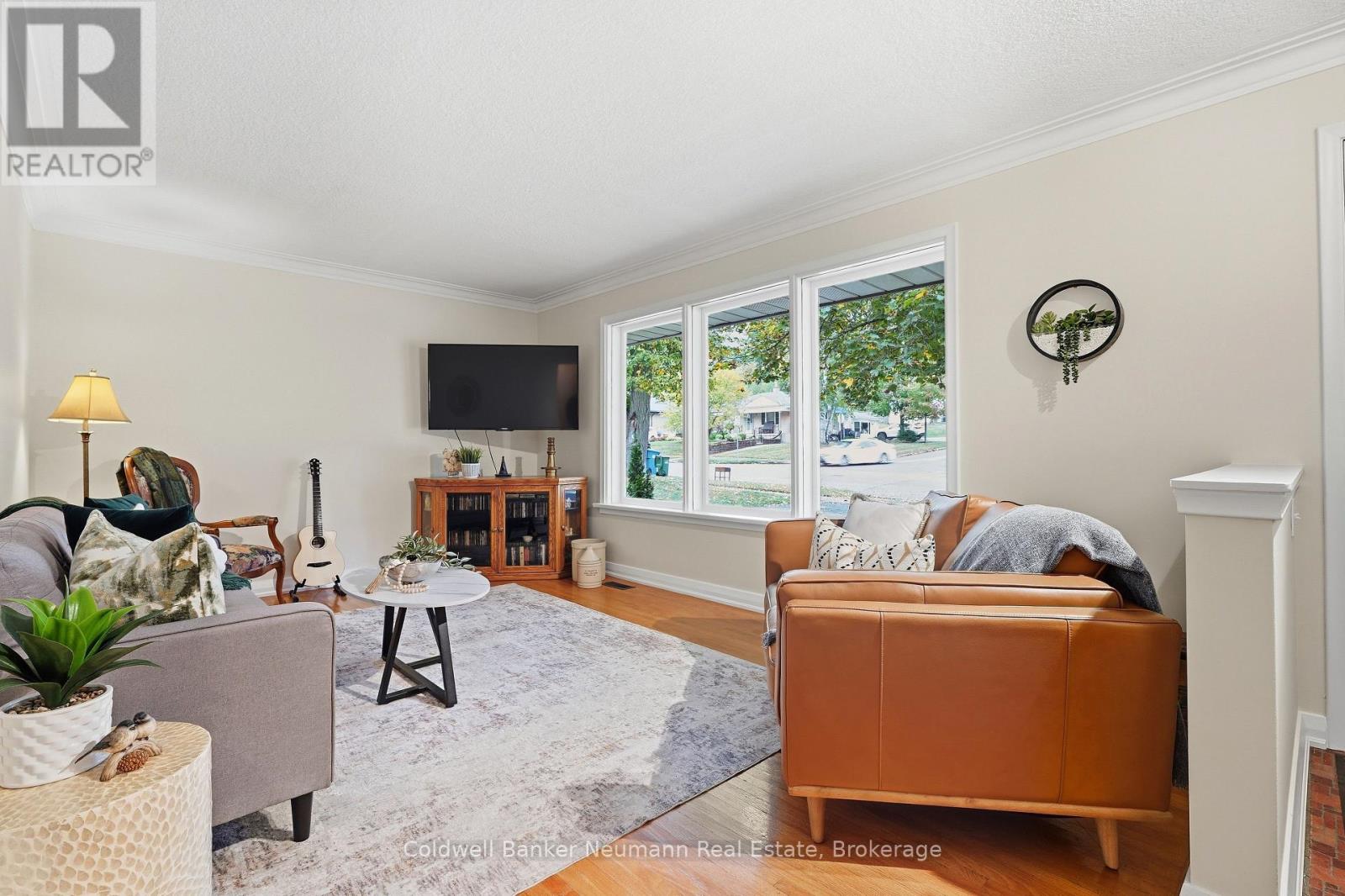 82 Knightswood Boulevard Property Photo 8