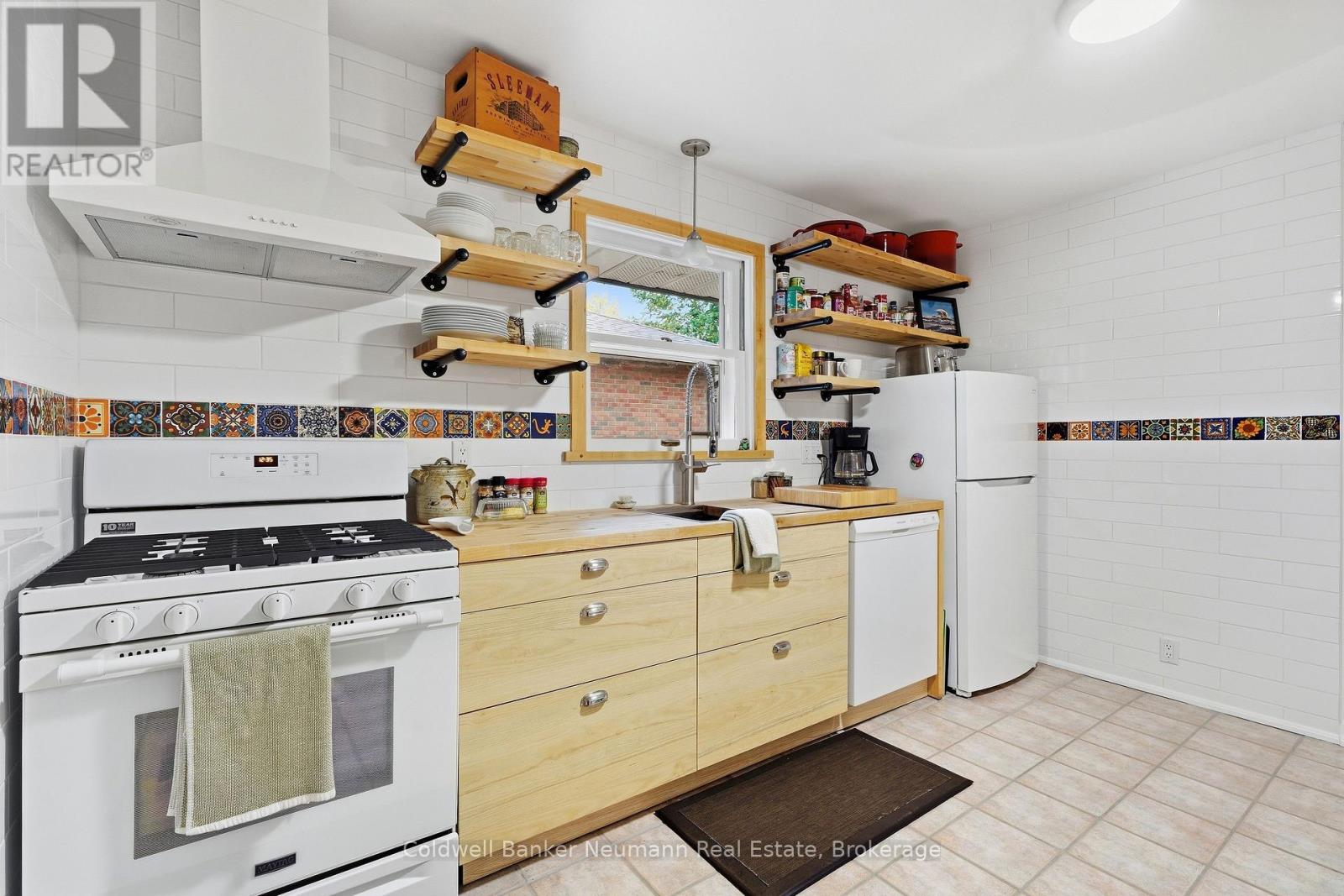 82 Knightswood Boulevard Property Photo 9