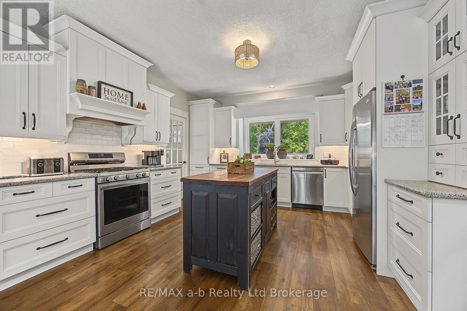 386087 Second Road Property Photo 15