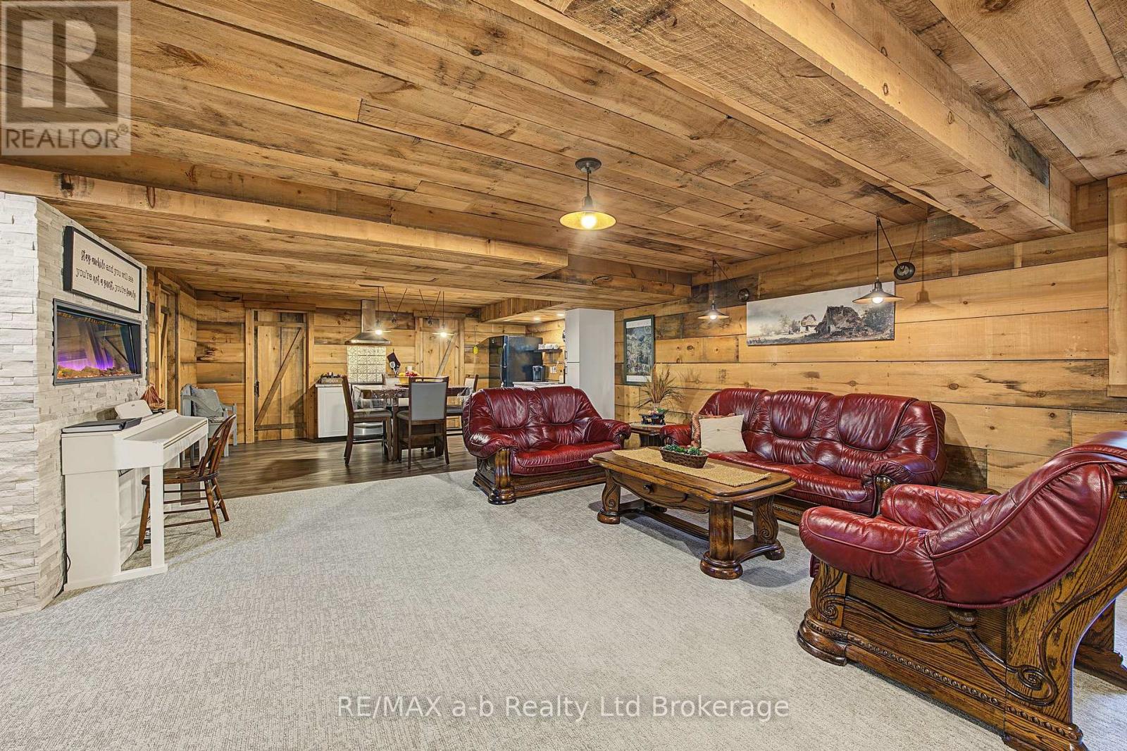 386087 Second Road Property Photo 30