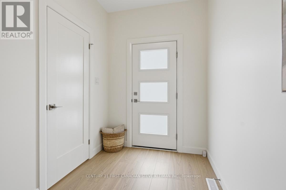 105 - 2840 Buroak Drive Property Photo 6
