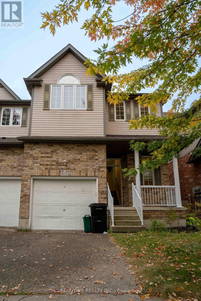 971 Creekside Drive Property Photo 1