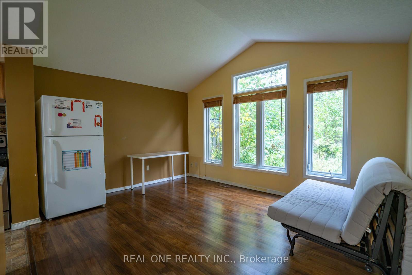 971 Creekside Drive Property Photo 5