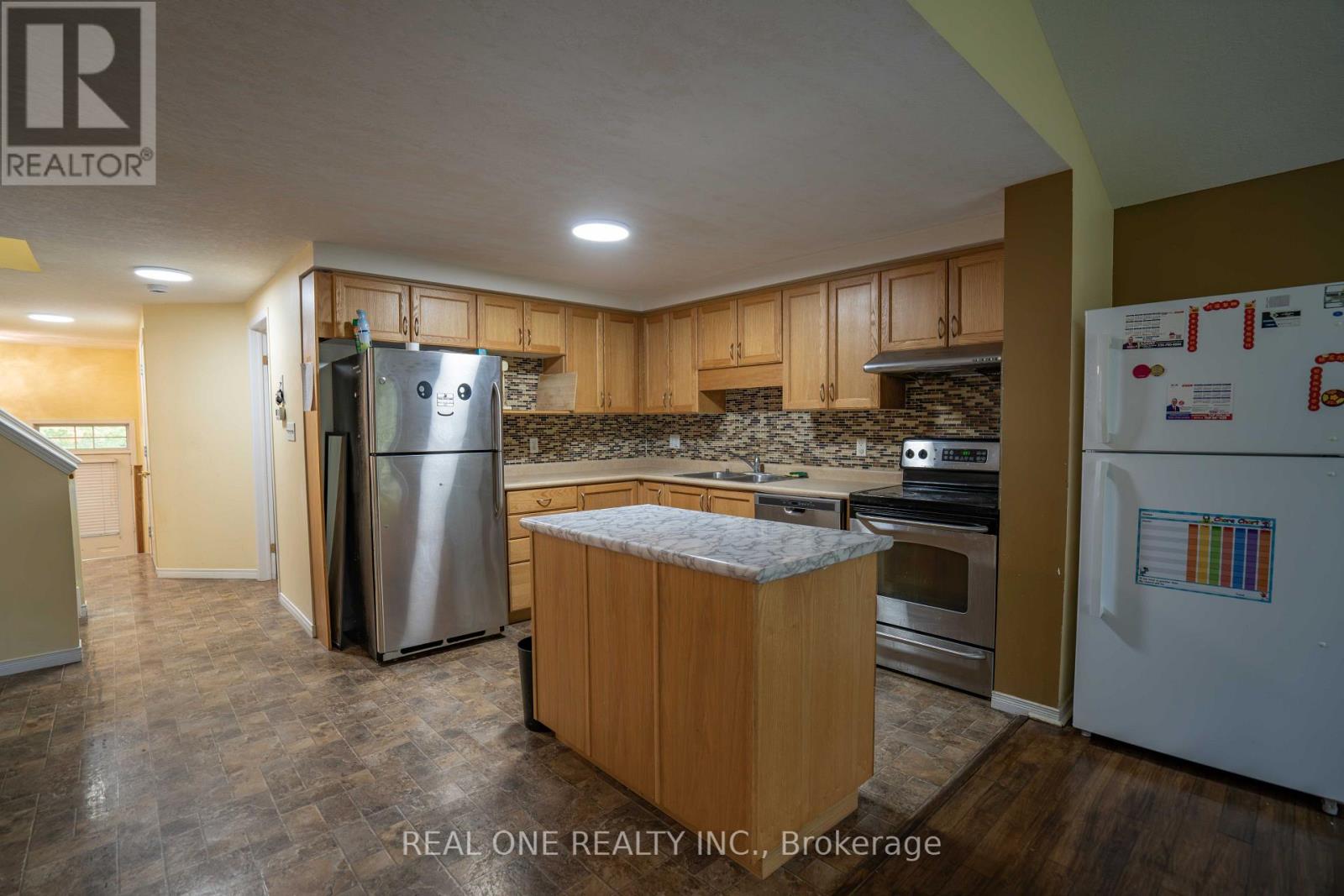 971 Creekside Drive Property Photo 6