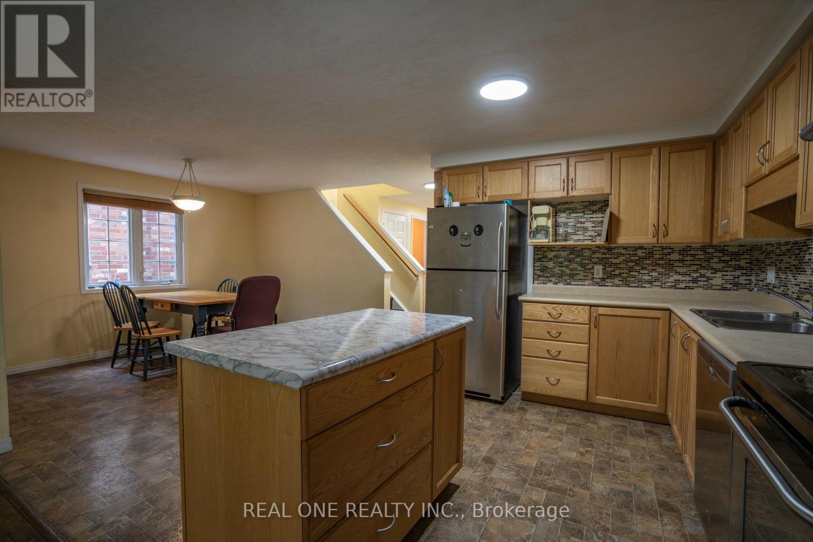 971 Creekside Drive Property Photo 7