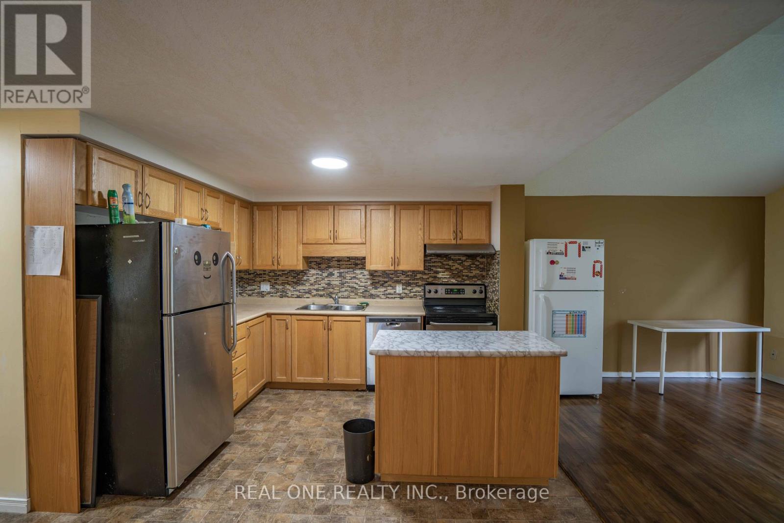 971 Creekside Drive Property Photo 9