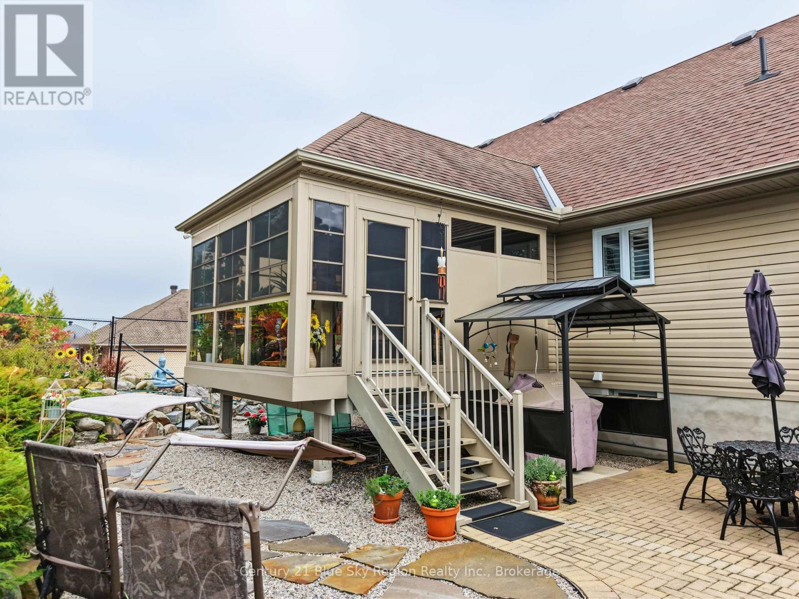224 Osprey Crescent E Property Photo 10